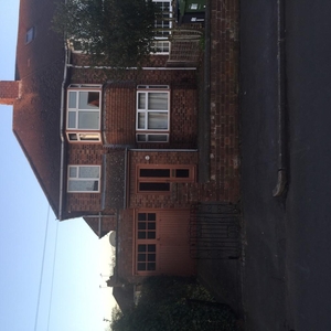6 bedroom semi-detached house for rent in Staunton Road, Leamington Spa, Warwickshire, CV31