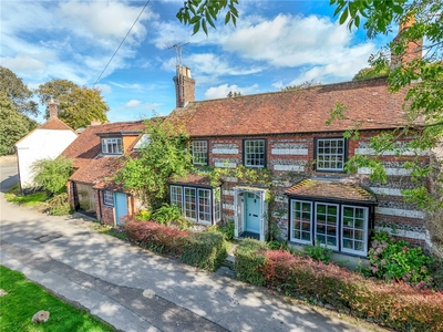 South Street, Aldbourne, Wiltshire, SN8 7 bedroom house in Aldbourne