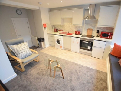 1 bedroom flat for rent in St. Marys Street - Student Apartment - 24/25, LN5