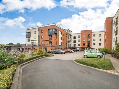 2 Bedroom Retirement Apartment For Sale in Northwich, Cheshire