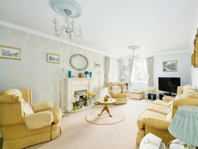 2 Bedroom Retirement Flat For Sale in Brentwood,