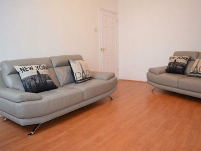 3 bedroom apartment for rent in Addycombe Terrace, Heaton, NE6
