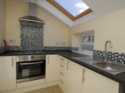 3 bedroom apartment for rent in Regent Street, Plymouth, PL4