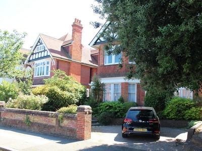 4 bedroom detached house for rent in Arlington Road, Eastbourne, East Sussex, BN21