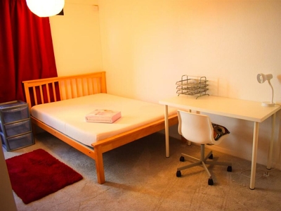 4 bedroom apartment for rent in Sedgley Close, Southsea, PO5