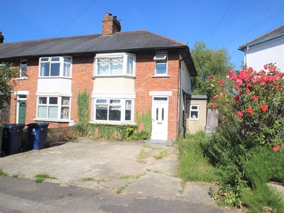 4 bedroom semi-detached house for rent in Outram Road, Cowley, OX4