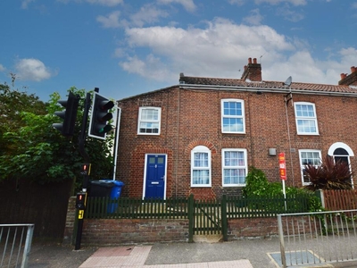 4 bedroom terraced house for rent in Bull Close Road, Norwich, NR3