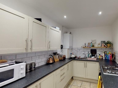 3 bedroom terraced house for rent in West Parade | Student House | 24/25, LN1