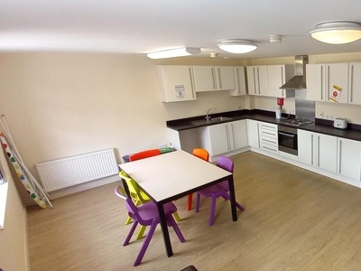 5 bedroom apartment for rent in Hawkins Road Unit 4, CV5