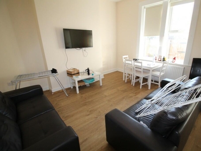 5 bedroom end of terrace house for rent in Harrison Place, Newcastle Upon Tyne, NE2