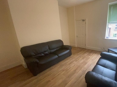 5 bedroom maisonette for rent in Grosvenor Road, Newcastle Upon Tyne, NE2