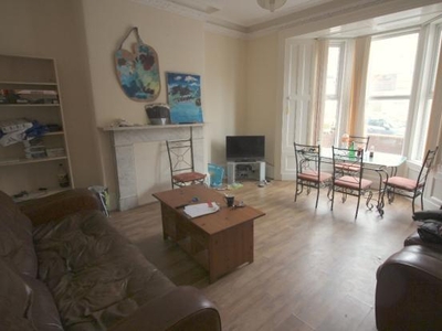 6 bedroom terraced house for rent in Harrison Place, Newcastle Upon Tyne, NE2