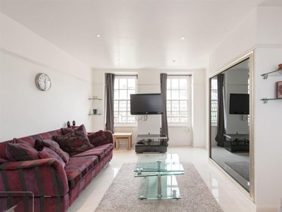 Flat to rent in Clarewood Court, Seymour Place, London W1H