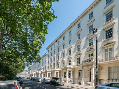St. Georges Square, London, UK, SW1V 2 bedroom flat/apartment in London
