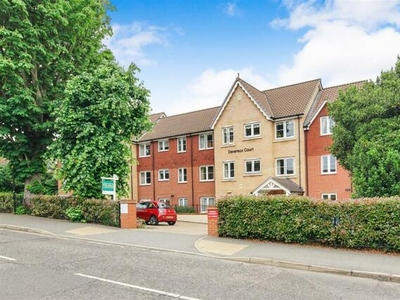 1 Bedroom Apartment For Sale In Snakes Lane West, Woodford Green