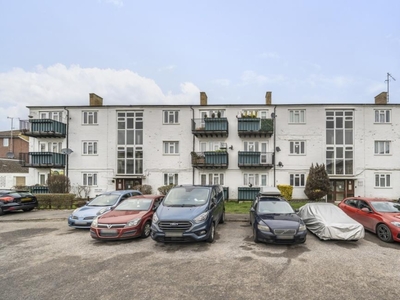 2 Bed Flat/Apartment For Sale in Sunbury-On-Thames, Surrey, TW16 - 4858016