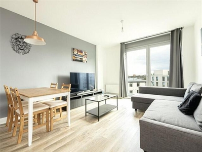 2 Bedroom Apartment For Sale In 7 Plaza Gardens, London