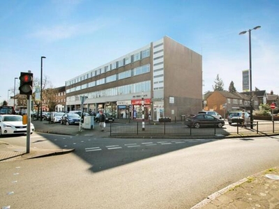 2 Bedroom Apartment For Sale In Ashford, Surrey