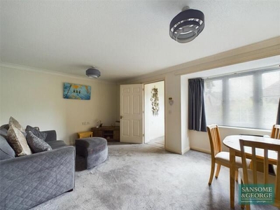 2 Bedroom Apartment For Sale In Newbury, Hampshire