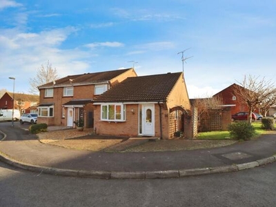 2 Bedroom Bungalow For Sale In Bristol, Gloucestershire