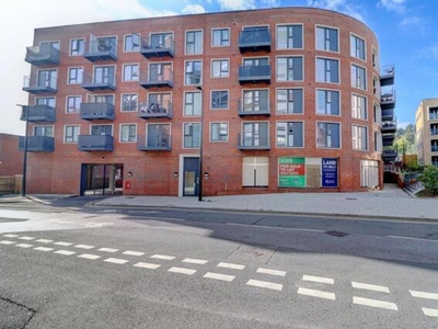 2 Bedroom Penthouse For Sale In High Wycombe