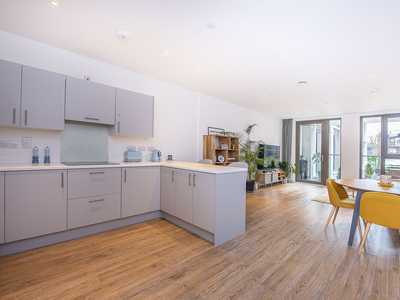 2 bedroom property for sale in Upper Richmond Road, London, SW15