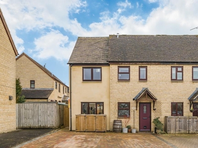 3 Bed House For Sale in Manor Road, Witney, OX28 - 4895446