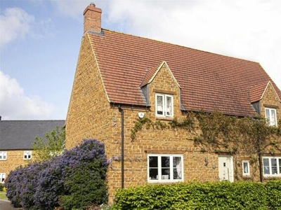3 Bedroom Detached House For Sale In Daventry, Northamptonshire