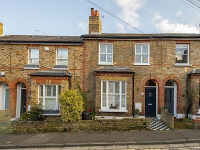 3 bedroom property to let in Houblon Road, Richmond TW10