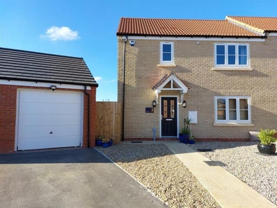 3 Bedroom Semi-detached House For Sale In Eastfield