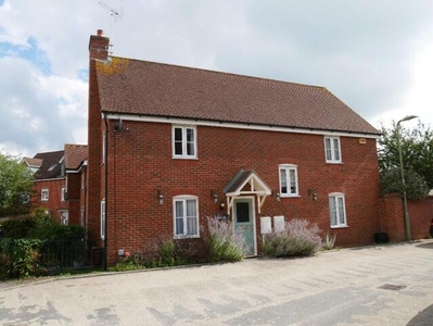 4 Bedroom Detached House For Sale In Hook, Hampshire