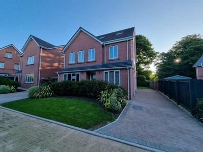 4 Bedroom Detached House For Sale In Rock Lea Close