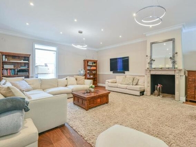 4 Bedroom House For Rent In Chiswick, London