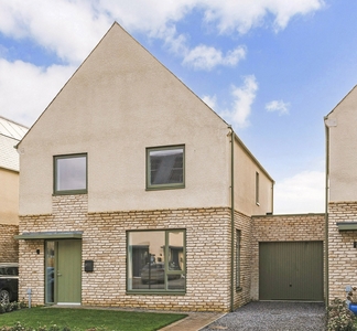 4 bedroom property for sale in ORCHARD FIELD, SIDDINGTON, CIRENCESTER, GL7