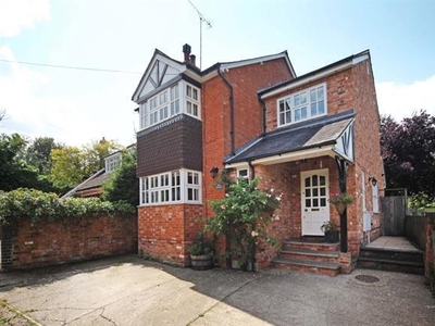 4 bedroom property to let in Green Lane Ascot SL5