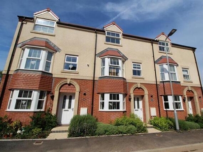 4 Bedroom Terraced House For Sale In Sycamore Drive