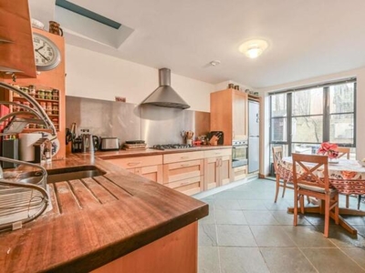 4 Bedroom Terraced House For Sale In The Tonsleys, London