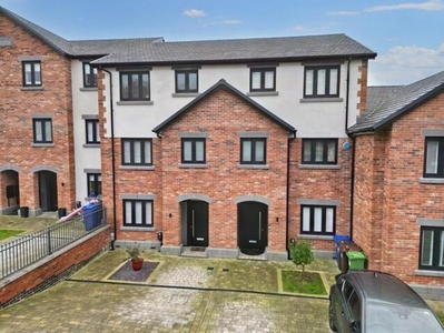 4 Bedroom Town House For Sale In Gee Cross, Greater Manchester