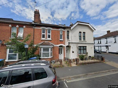 5 Bed Terraced House, Milton Road, SO15