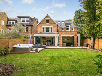 5 Bedroom Detached House For Sale In
Kew