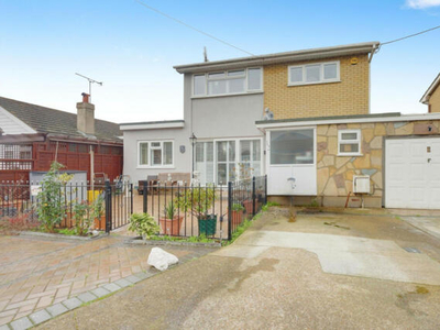 5 Bedroom Link Detached House For Sale In Canvey Island