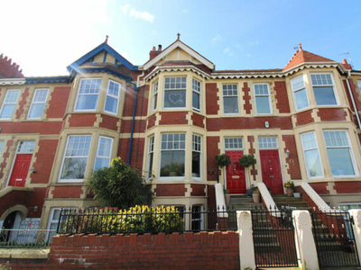 5 Bedroom Town House For Sale In Fleetwood