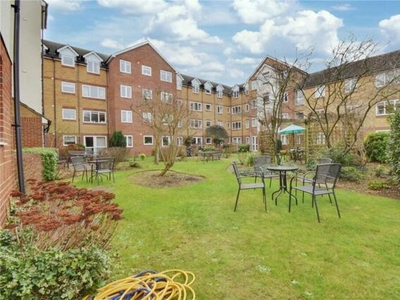 1 Bedroom Apartment For Sale In Watford, Hertfordshire
