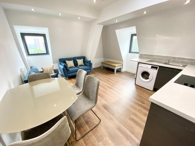 1 Bedroom Penthouse For Rent In Leeds