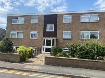 2 Bedroom Apartment For Rent In Chesham Road, Holy Trinity