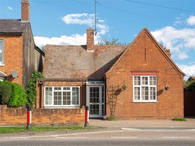 2 Bedroom Detached House For Sale In Waddesdon