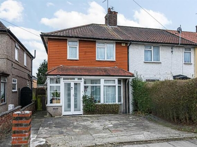 2 Bedroom End Of Terrace House For Sale In Edgware, Middlesex
