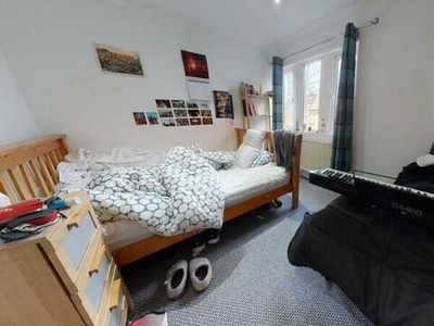 2 Bedroom Flat For Rent In Headingley Lane, Headingley