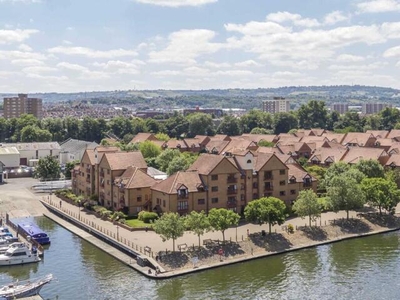 2 Bedroom Flat For Sale In Cumberland Close, Baltic Wharf