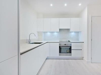 2 Bedroom Flat For Sale In East Acton, London